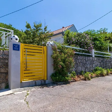 2 Bedroom Awesome In Ferienhaus