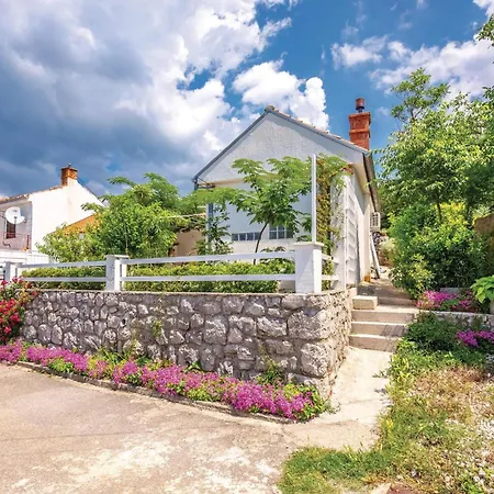 2 Bedroom Awesome In Ferienhaus *