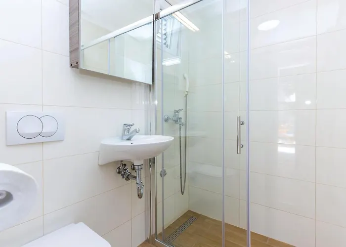 2 Bedroom Awesome In