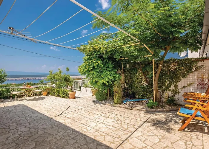 2 Bedroom Awesome In Ferienhaus