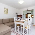 Prázdninový dům 2 Bedroom Awesome In