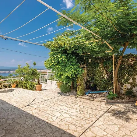 2 Bedroom Awesome In Holiday home