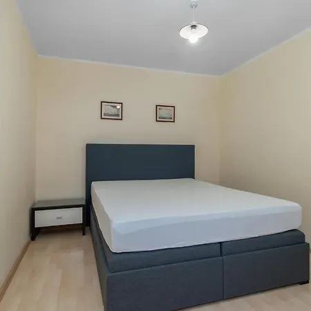 בית נופש 2 Bedroom In יאדראנובו