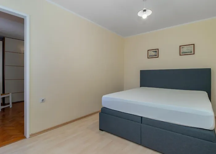 Feriehus 2 Bedroom Awesome In Jadranovo